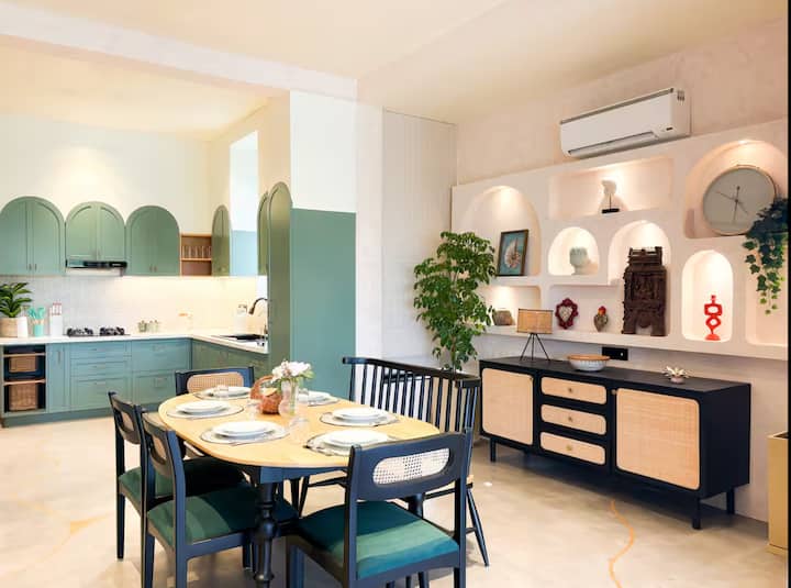 Dining area image 3