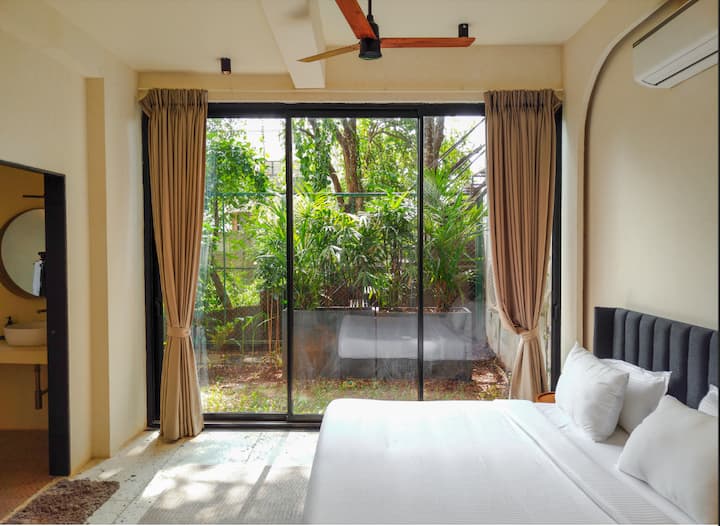 Bedroom 1 image 2