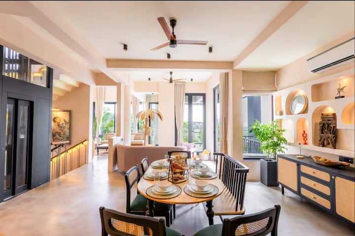 Dining area image 1
