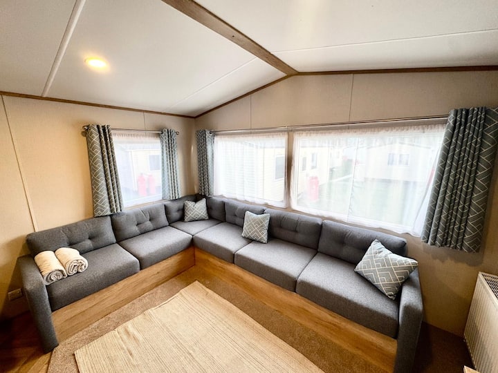 Brand New Caravan Access To Pool & Beach - Morpeth