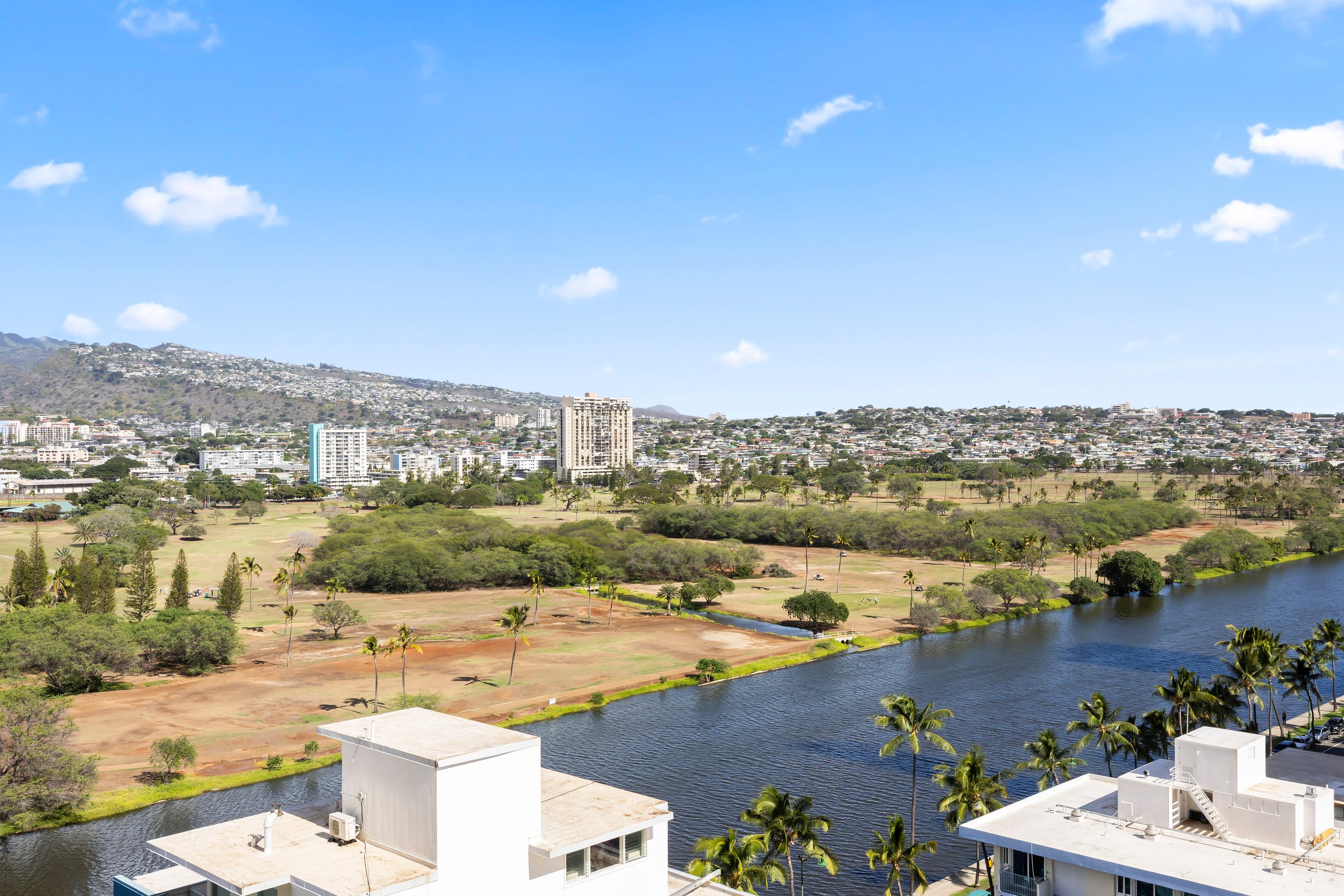 17FL - Waikiki Walkable - Upgraded King Studio - Image 25