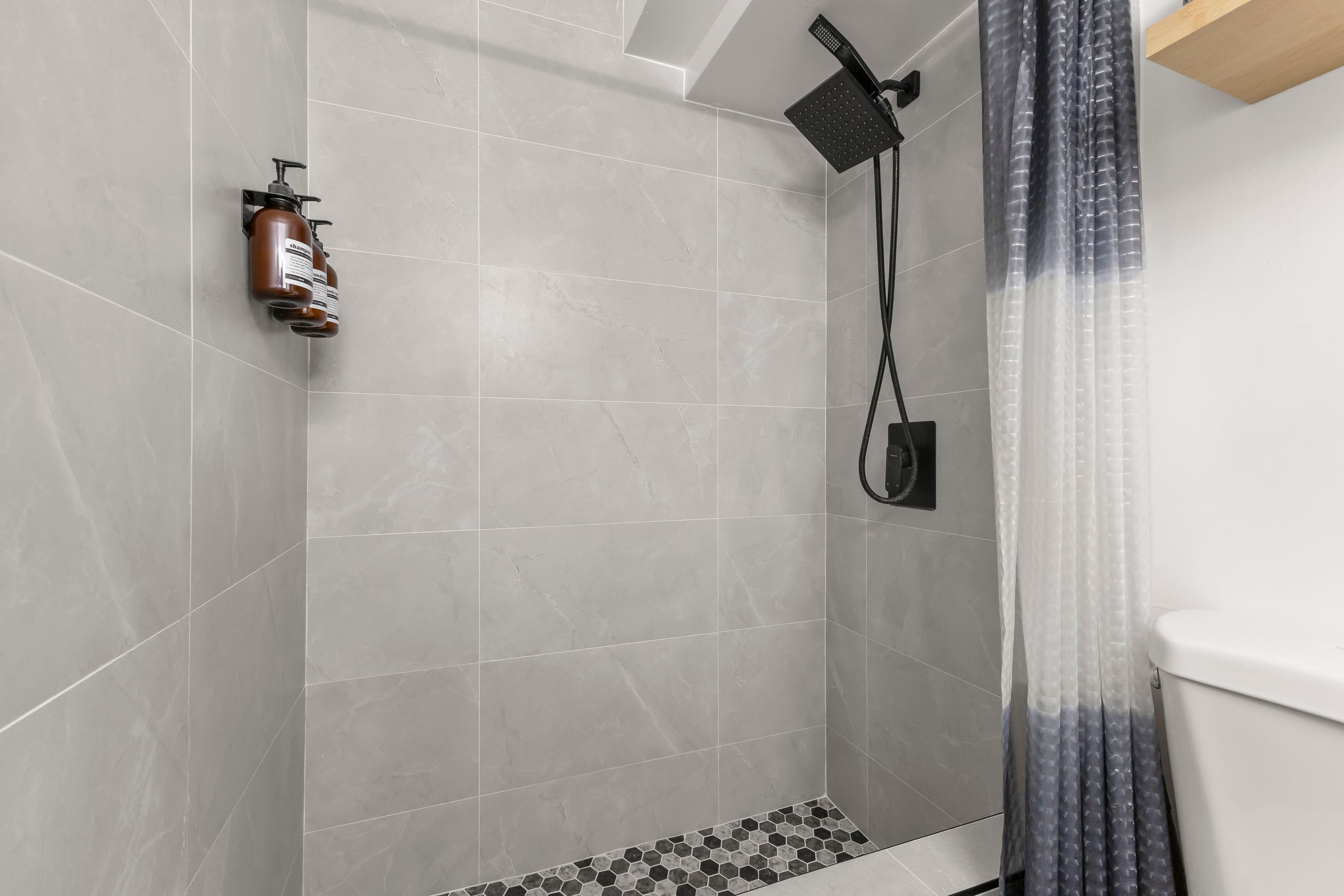 17FL - Waikiki Walkable - Upgraded King Studio - Image 23