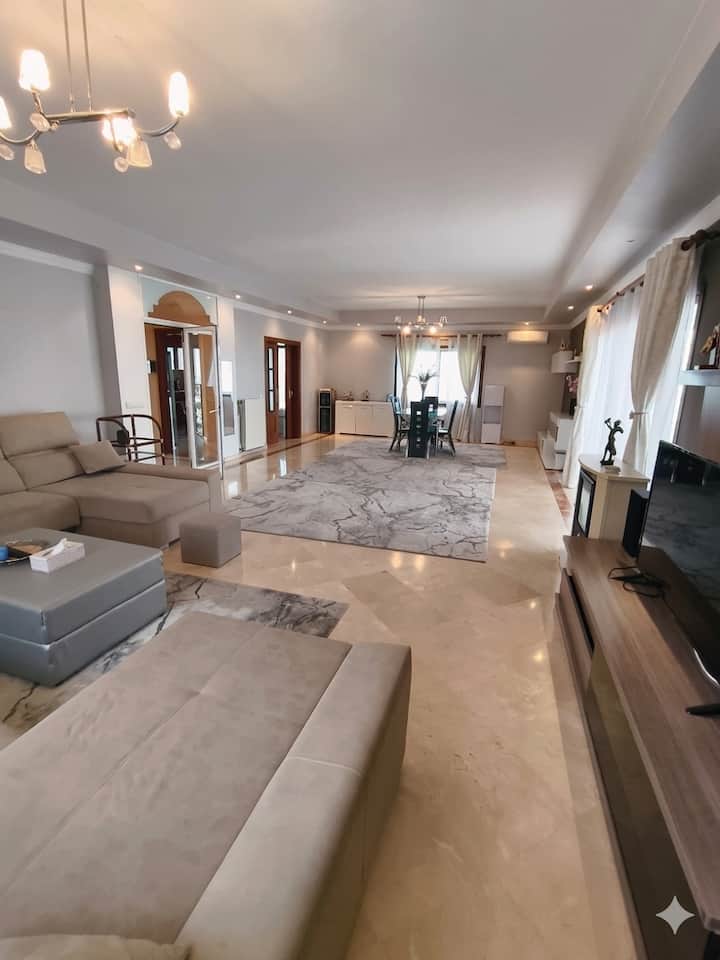 Private 5-bedroom Villa With Pool And Garden - Costa del Sol