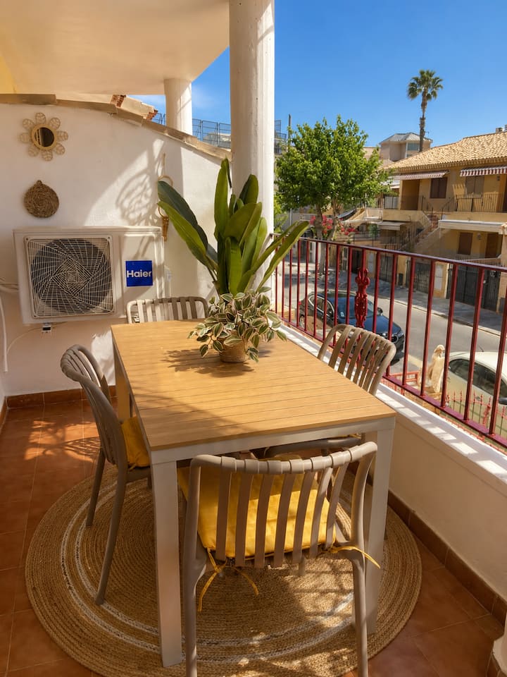 Prime Location: 100m To The Strip & Steps To Beach - Los Alcázares