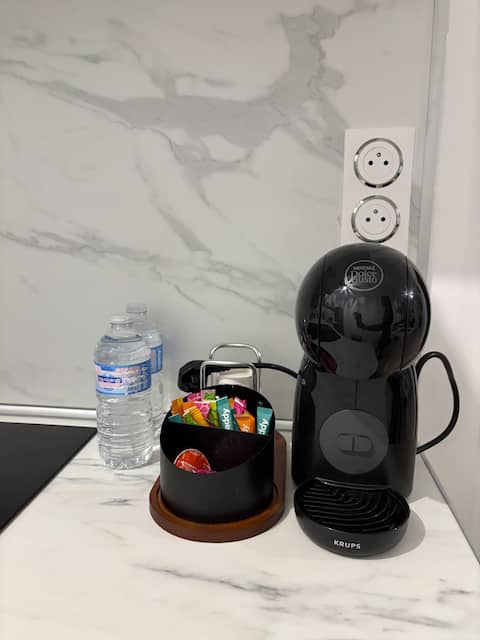 Airbnb performant: Cozy & modern 2-room apartment, private parking, Disney à Montévrain