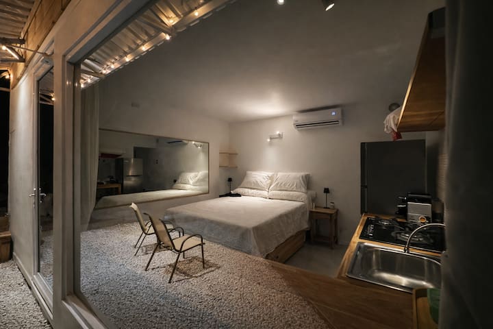 Private Hilltop Design Tiny House Panoramic Views