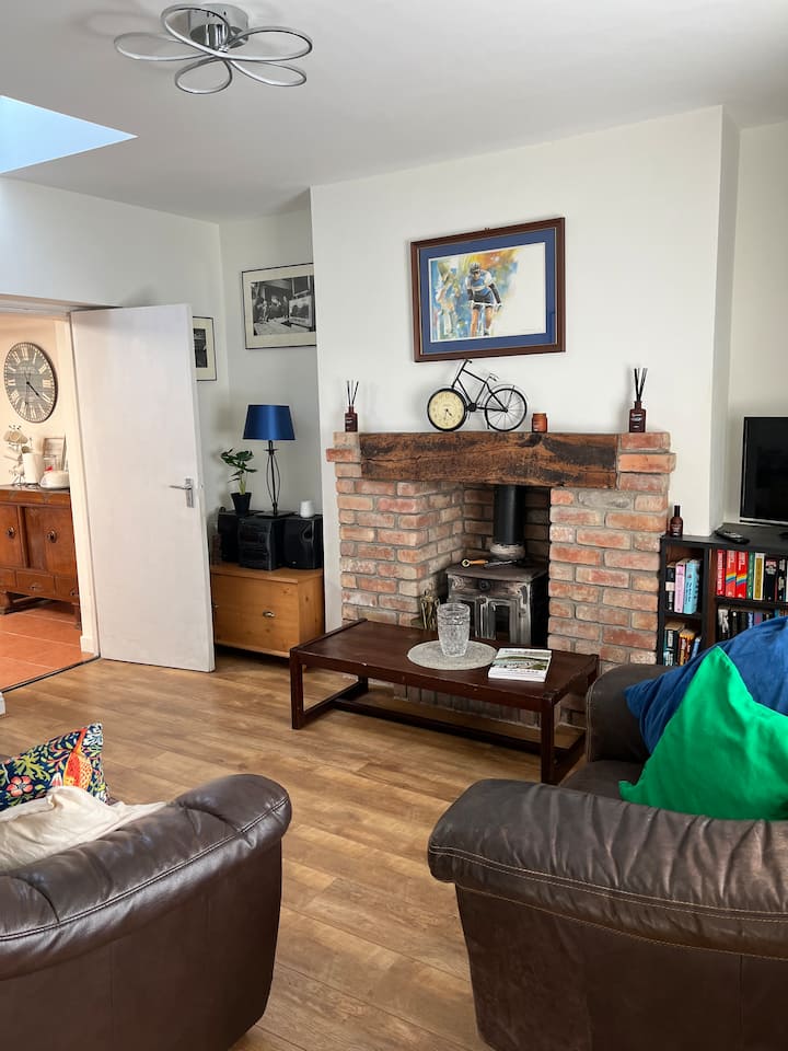 Escape To This Enchanting 3-bedroom Retreat - Bray