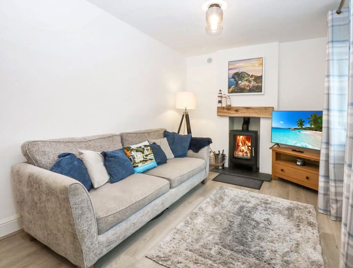 Brynteg Cottage | Sea Views | Optional Hot Tub | - 貝塞斯達