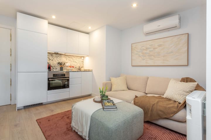 Piamonte I - Enchanting 1bd Apartment In Justicia - Madrid