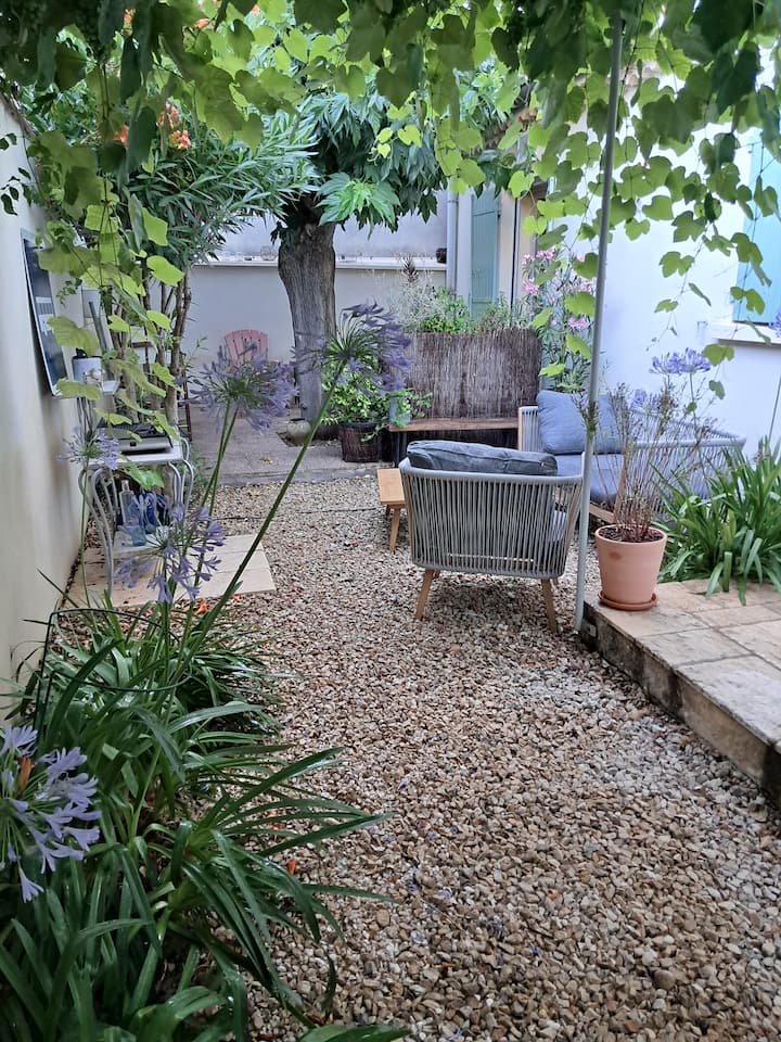 Chambre En Rdc Avec Terrasse Et Accès Indépendant - Avignone