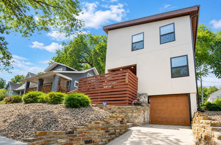 Modern Kansas City Retreat| Walk To The Plaza! - Kansas City