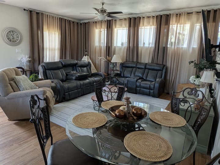 By The Bay Getaway-playroom, Bunk Beds, Sleeps 5+ - Kemah, TX