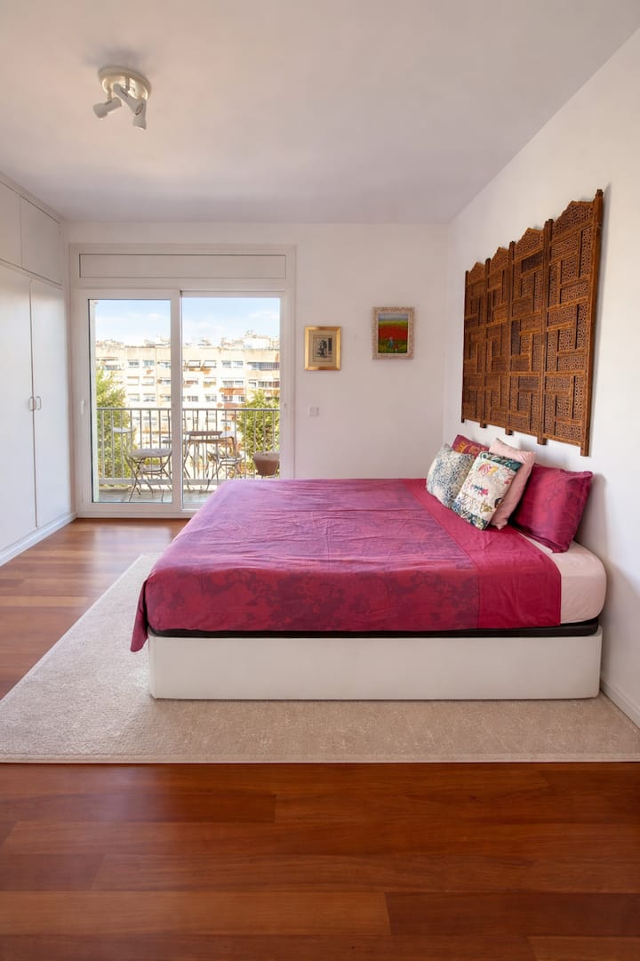 Suite Luminosa Con Balcón Y Baño Privado - Barcelona