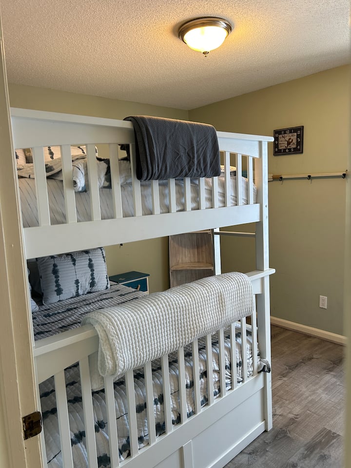 საძინებელი 1