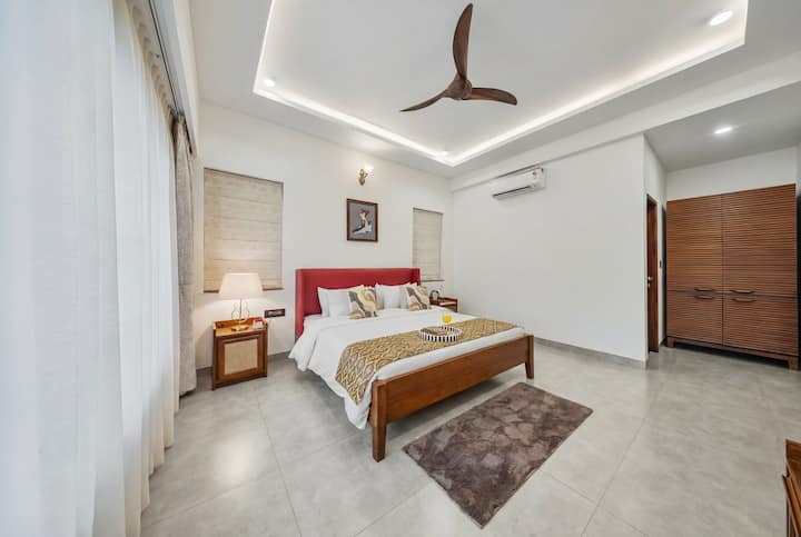 Bedroom 1 image 1