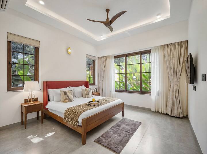 Bedroom 1 image 4