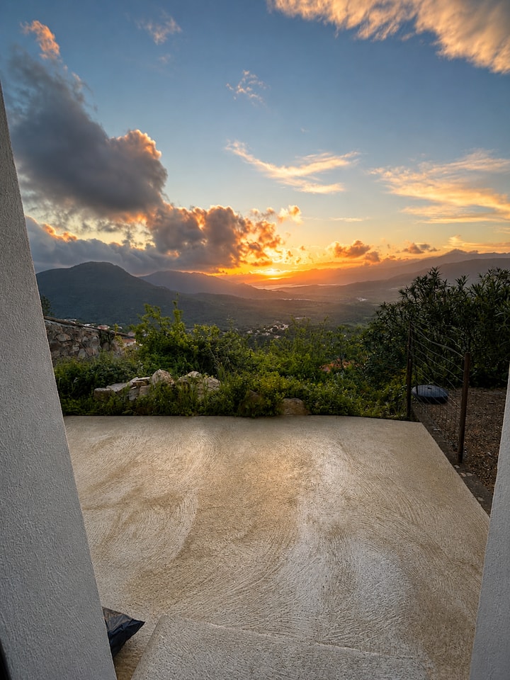 Studio Neuf Avec Terrasse Vue Exceptionnelle - Sartène