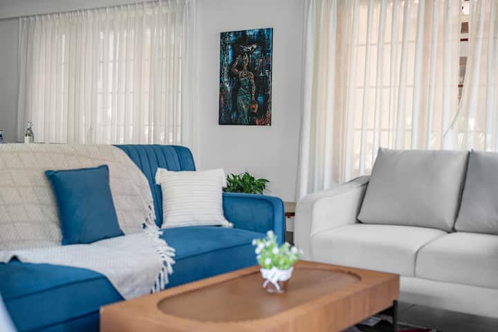 Living room image 7