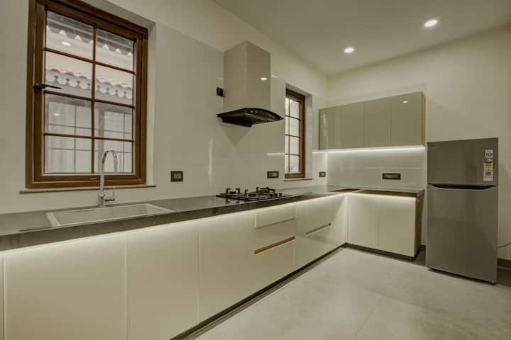 Kitchenette image 3