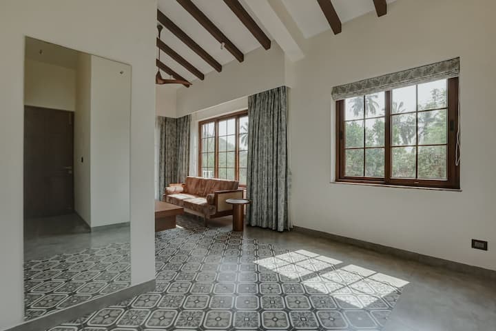 Living room image 2