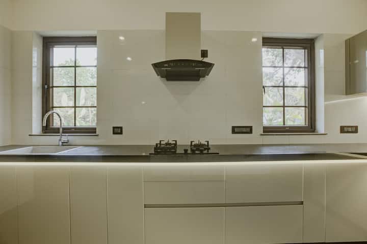 Kitchenette image 2