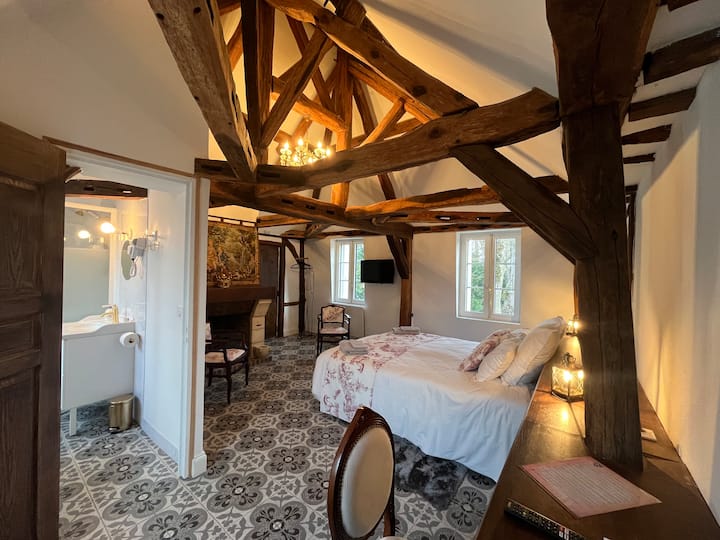 Chambre De Caractere Dans Maison Historique - Méru