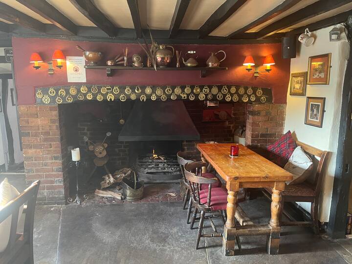 The Punchbowl Inn Okewoodhill, Surrey - Horsham