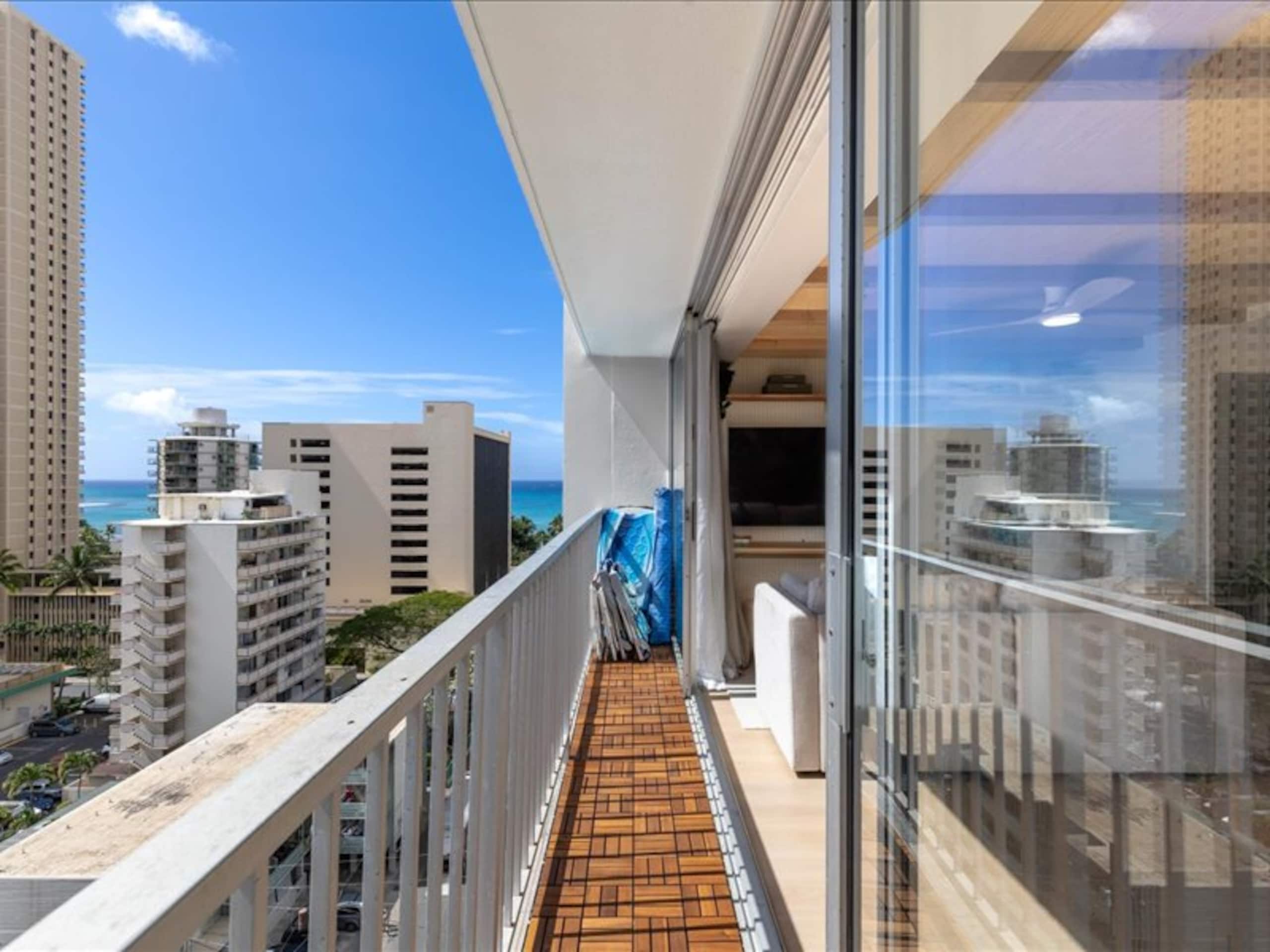 Rooftop Pool • Renovated • 3 Minutes Walk to Beach - Image 17