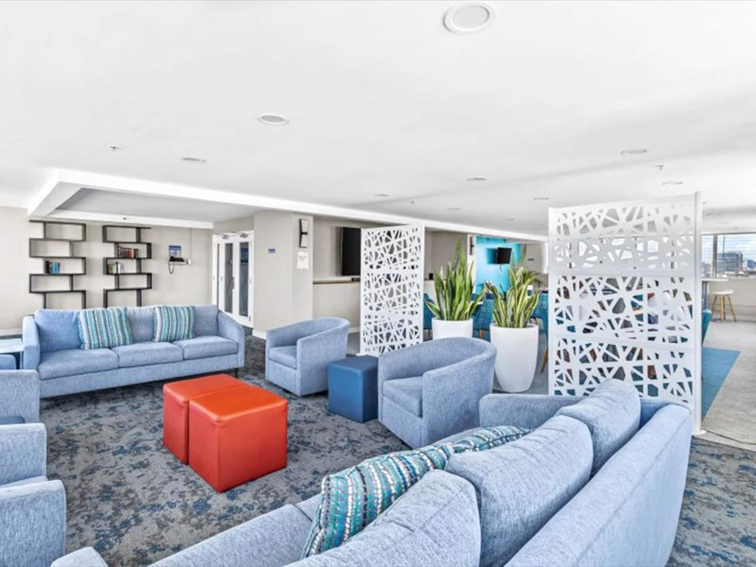 Rooftop Pool • Renovated • 3 Minutes Walk to Beach - Image 19