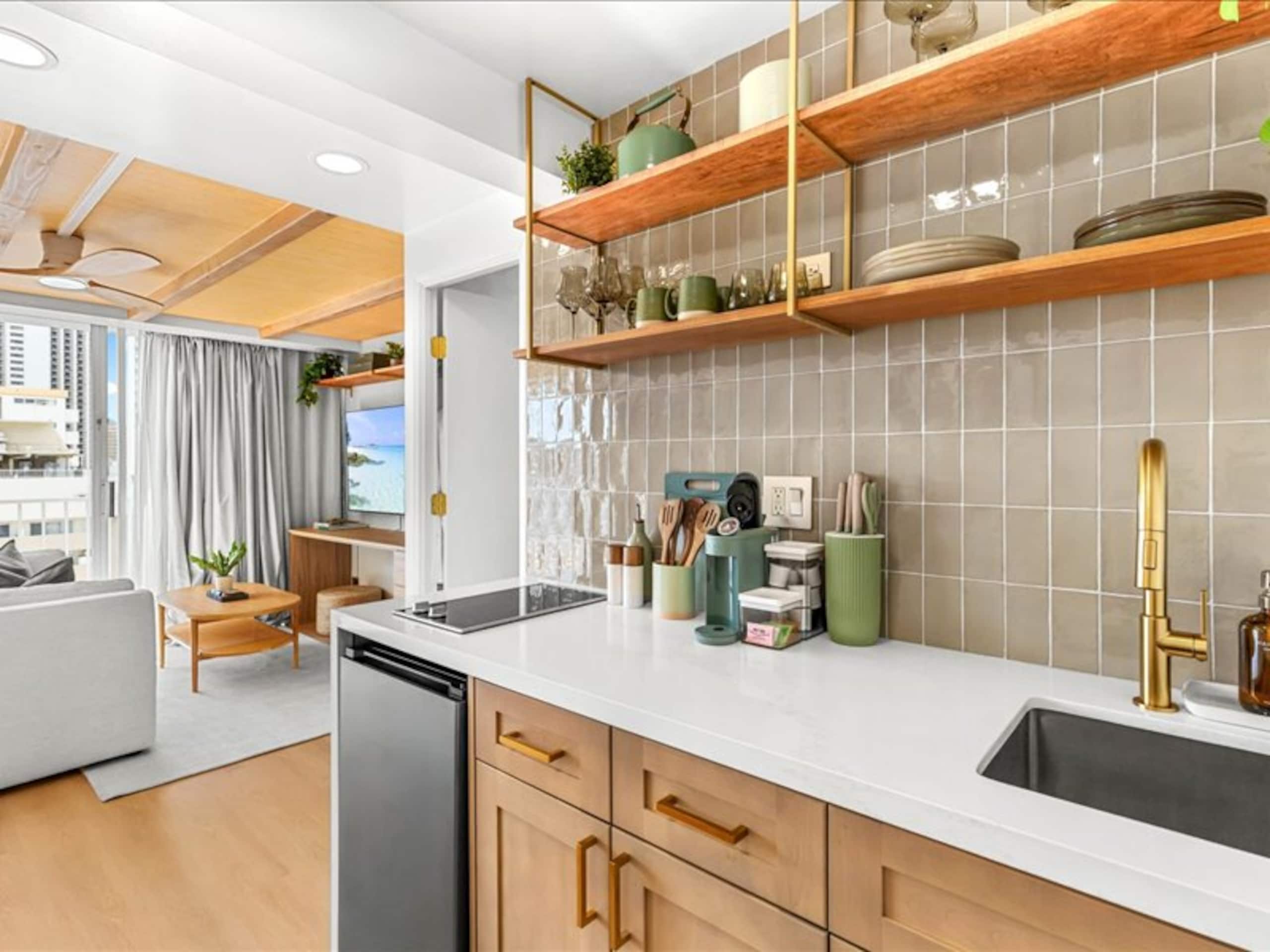 Rooftop Pool • Renovated • 3 Minutes Walk to Beach - Image 8
