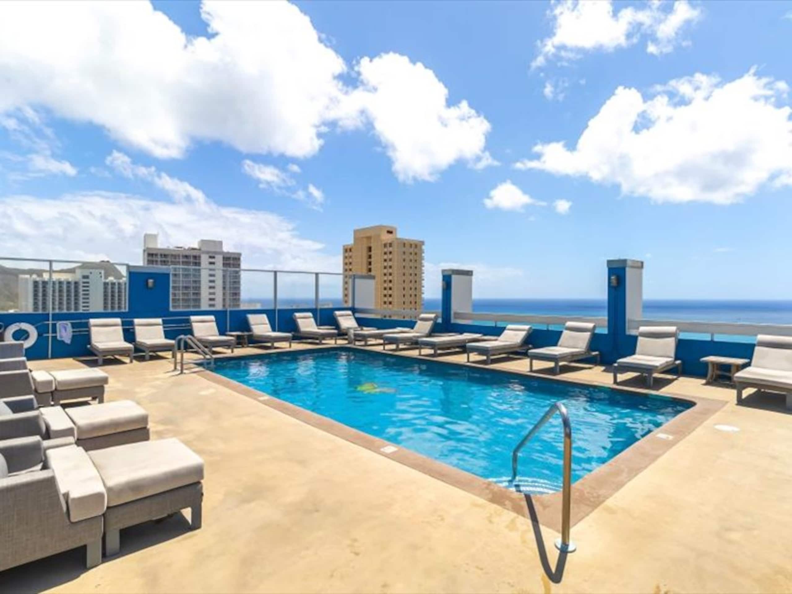 Rooftop Pool • Renovated • 3 Minutes Walk to Beach - Image 21
