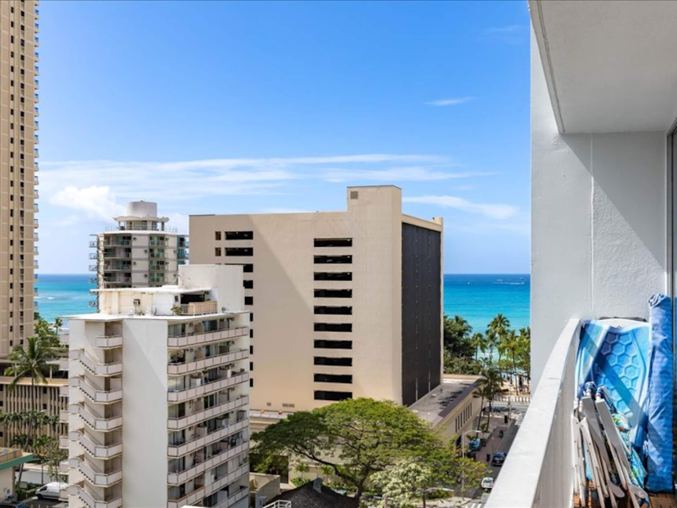 Rooftop Pool • Renovated • 3 Minutes Walk to Beach - Image 18