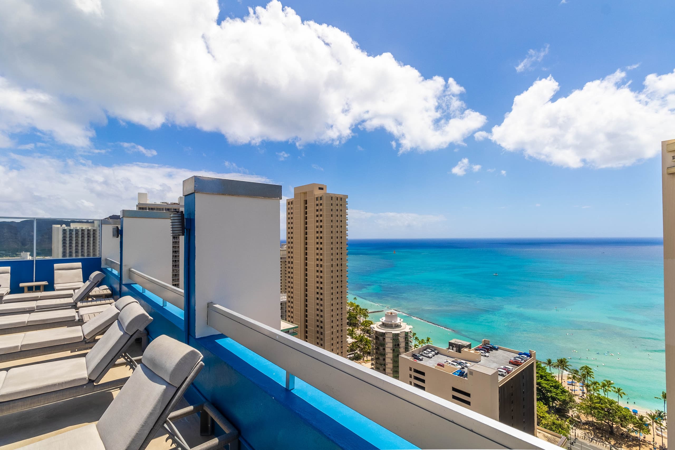 Rooftop Pool • Renovated • 3 Minutes Walk to Beach - Image 36