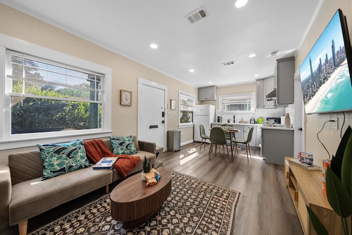 Serene 2br Bungalow Cute Home| Quiet & Central - パサデナ, CA