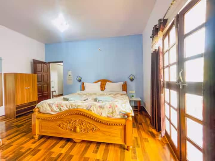 Bedroom 3 image 3