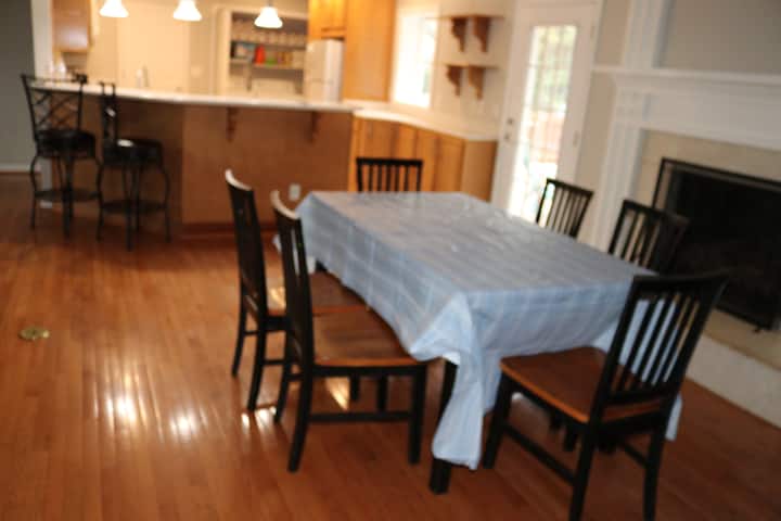 Beautiful And Relaxing Retreat Near Cary Downtown - Cary, NC
