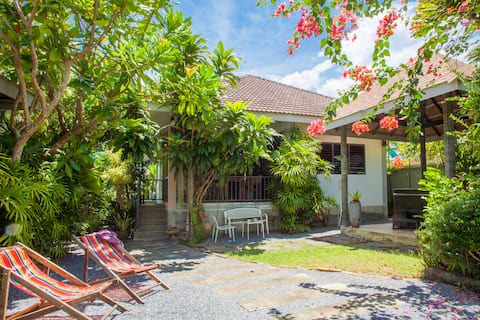 Jaccuzi House 5 pl 200 m from a beautiful beach