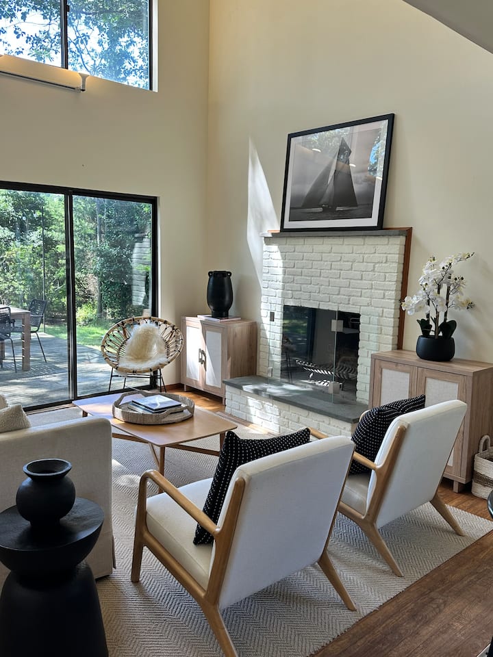 Waterfront Sag Harbor Saltbox - Bridgehampton, NY