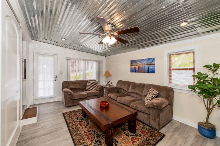 The Cottage At Shady Grove - Watts Bar Lake, TN