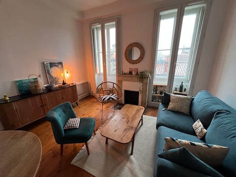 Airbnb performant: Cozy apartment in a listed building à Bordeaux