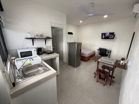 Popular Airbnb listing: Studio 2 | SM 510 | IMSS HGR 17 | Gran Plaza in Supermanzana 325