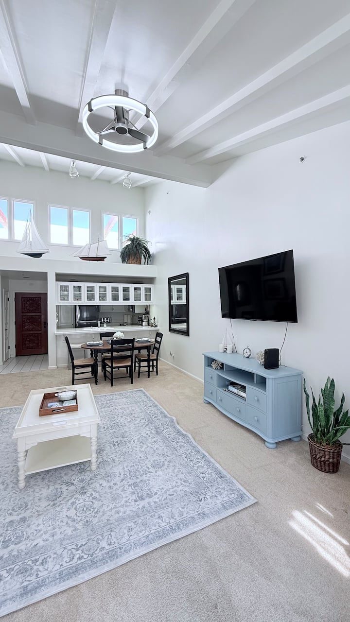 Hamilton Cove Villa + Golf Cart & Elevator Access - Santa Catalina Island, CA