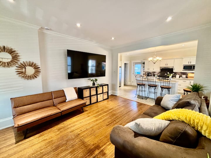 Family Retreat With Pool & Games Loft - Peterborough, Canadá