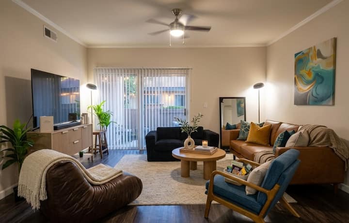 Modern Riverside Retreat Near Ucr - Riverside, CA