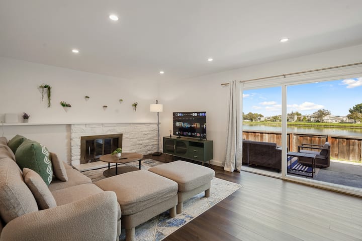 Lakefront Retreat Scenic Waterview 3 Beds 1.5 Bath - San Mateo, CA
