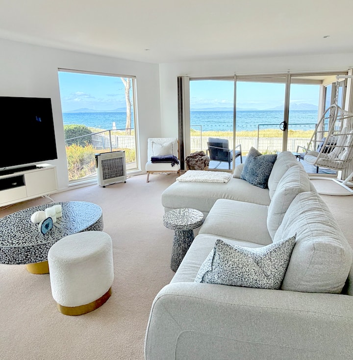 Beachfront Escape In Swansea - Sleeps 9 - Swansea