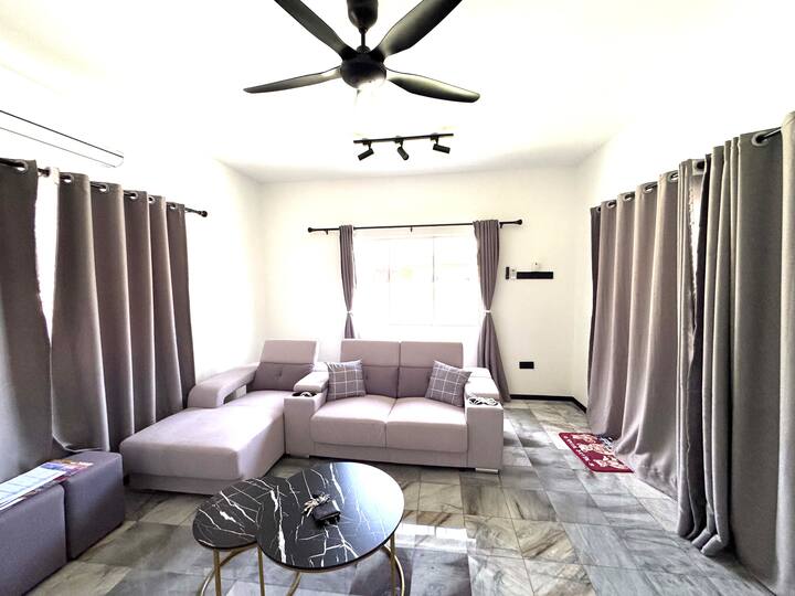 Home In Gopeng. Newly Renovated. Modern Designed. - Gopeng