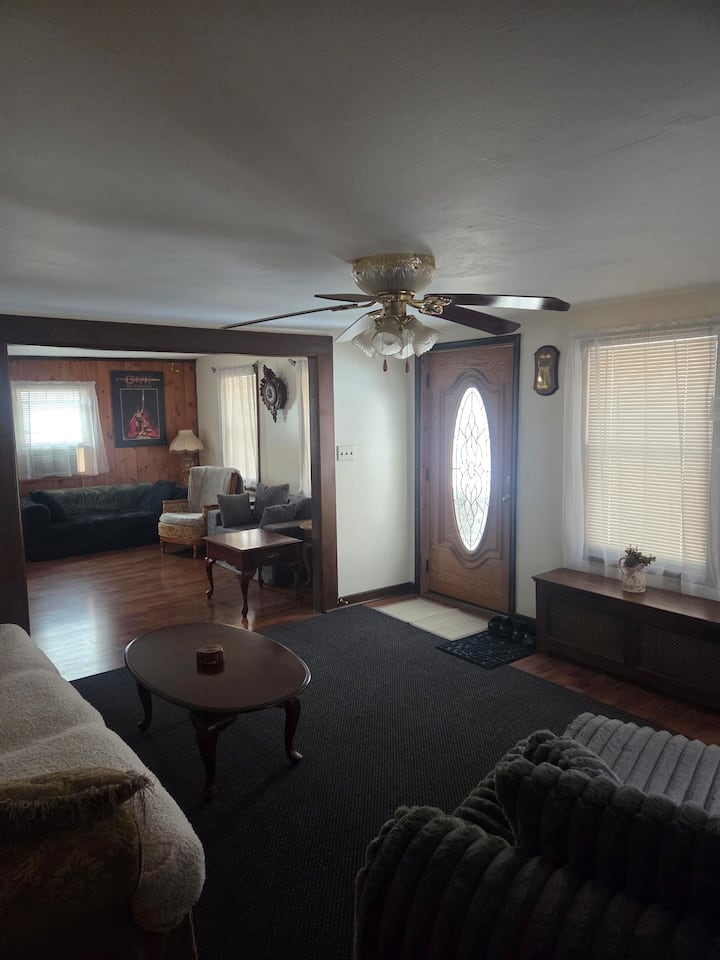 4 Bedroom 4 Beds 1.5 Baths Quiet, Private - Maryland, NY