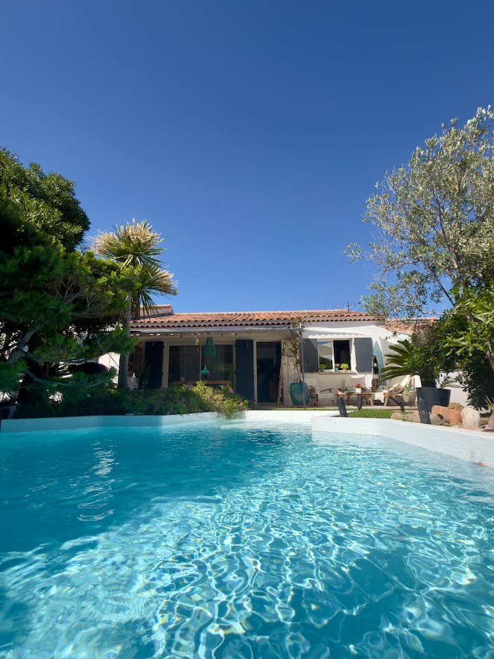 Superbe Villa Avec Piscine, Au Calme Absolu - Marignane