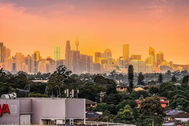 Sunny 1-bedroom + Study Near Macquarie University - Hornsby